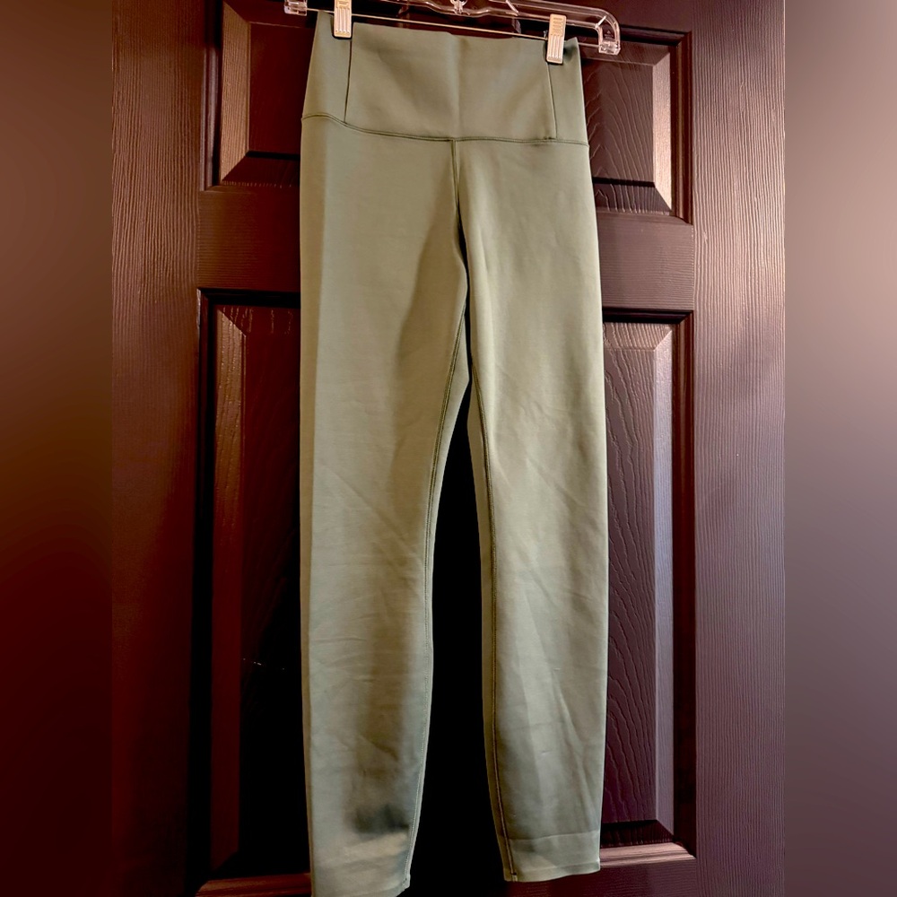 Vuori evolve leggings green size S light